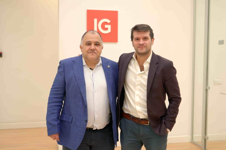 Javier López, CEO de Silvergold Patrimonio y George Pizarro Café con un trader