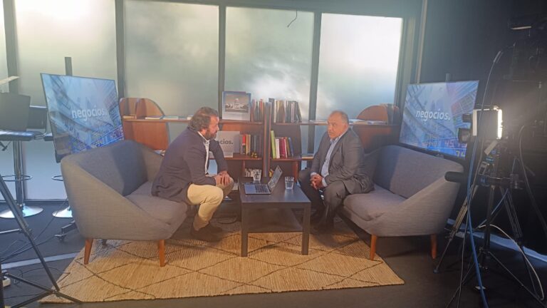 Javier López es entrevistado en los platós de Negocios TV